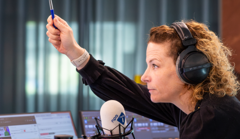 Roos Abelman in studio